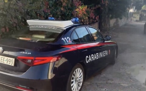 Sequestrati 300 chili di alimenti in un negozio: multa da 3mila euro