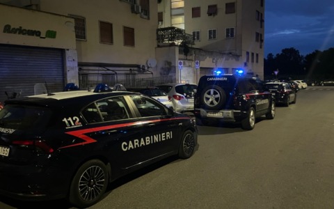 Inseguimento in moto, arrestato dopo la caduta