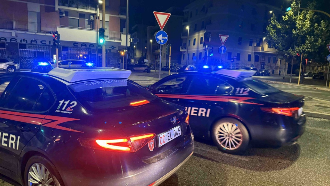 Notte violenta in centro a Modena: denunciato un 19enne