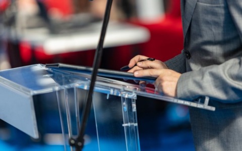 Polemica sul convegno sull’aggressività femminile